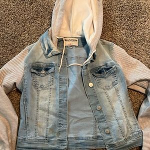 Jean jacket with insulated sleeves